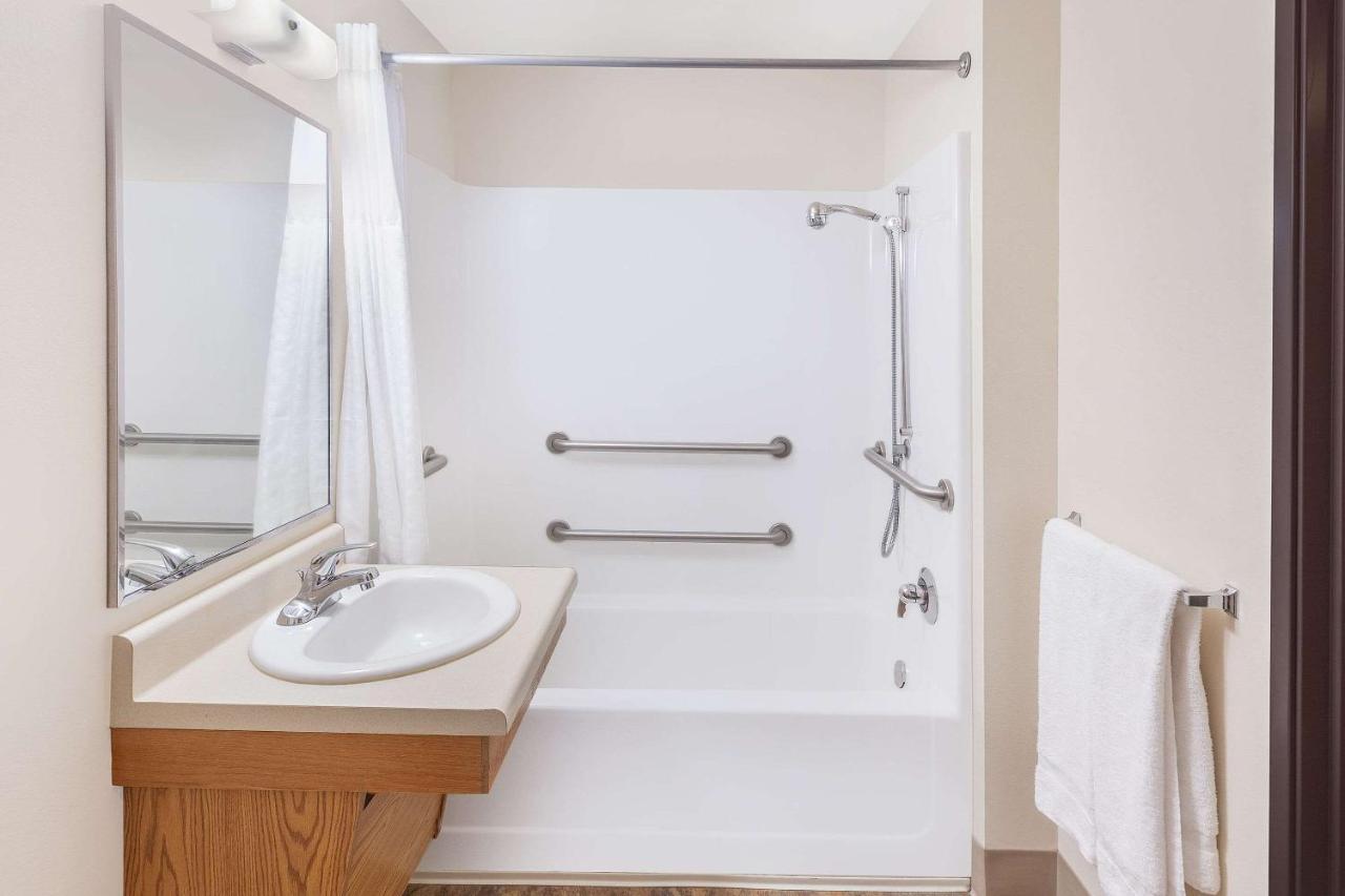 Woodspring Suites Ankeny Des Moines ภายนอก รูปภาพ